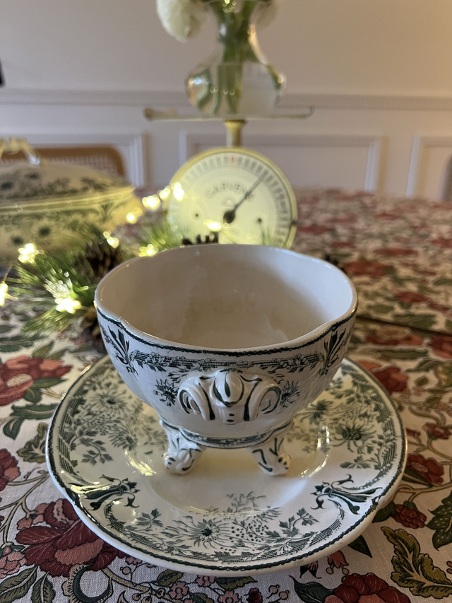 MOLIERE - Saucière sur dormant signée Sarreguemines - Terre de Fer