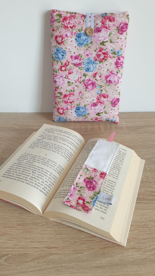 Pochette à livre + marque pages rose bleu