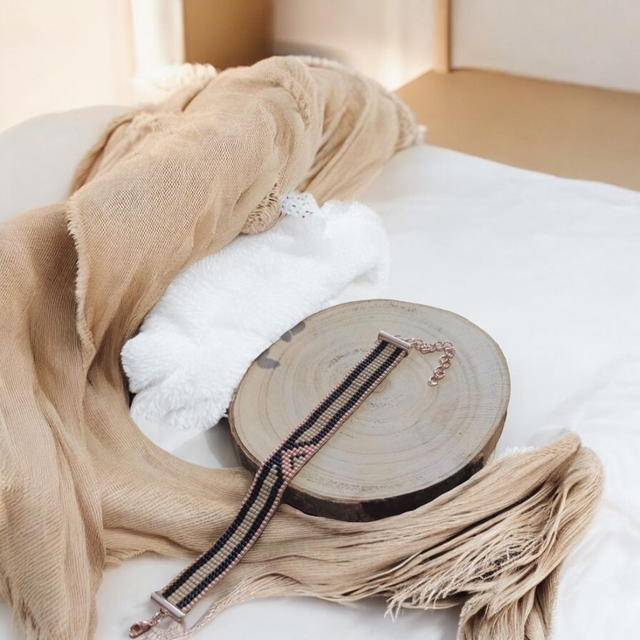 Bracelet or rose, beige et noir