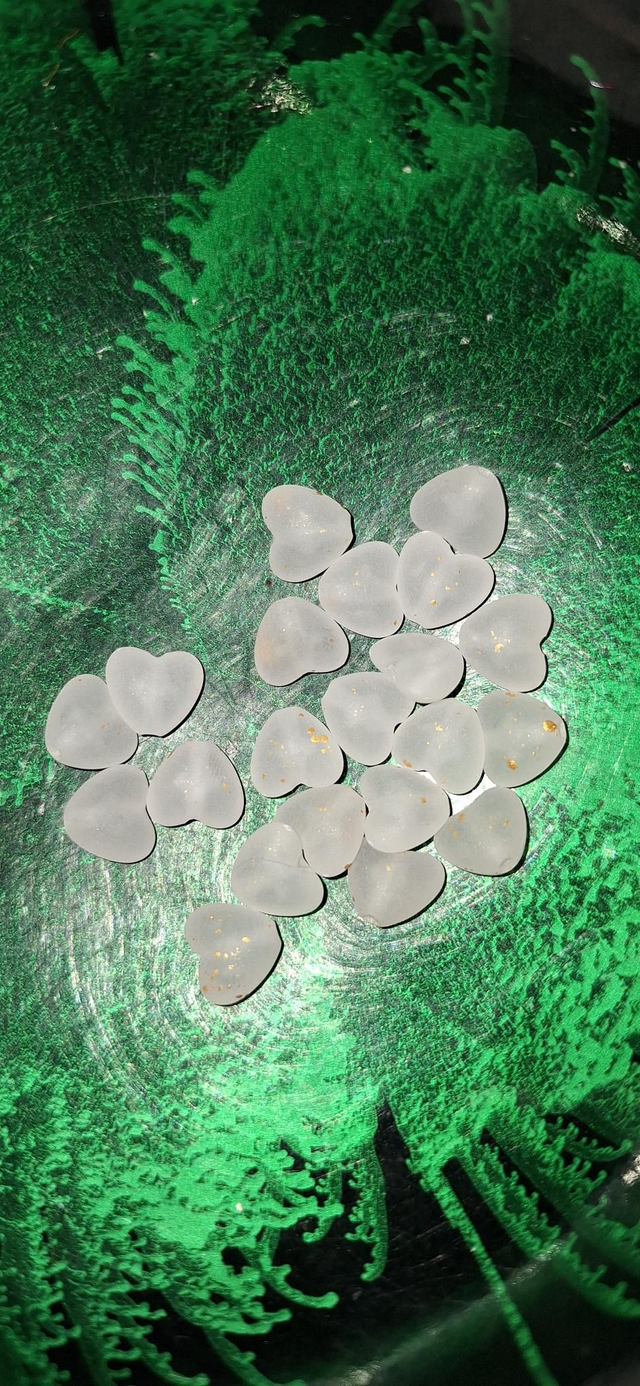 Acrylic hearts white