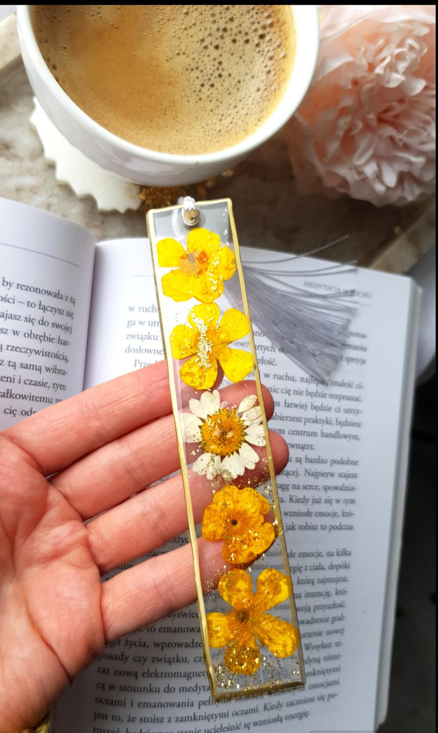 Yellow flowers bookmark