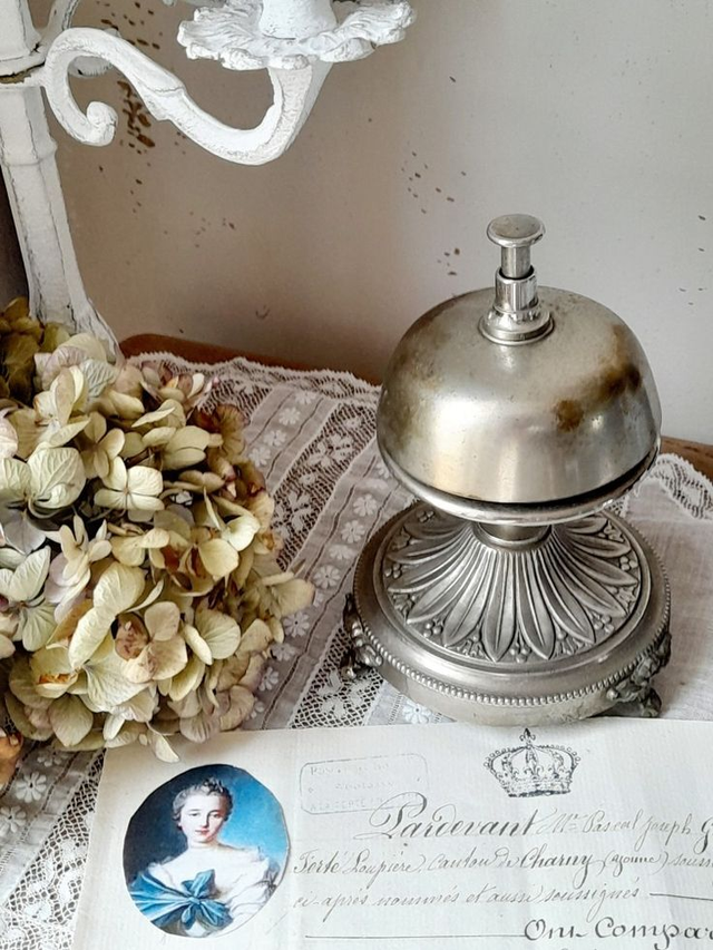 Sonnette de comptoir de réception ancienne