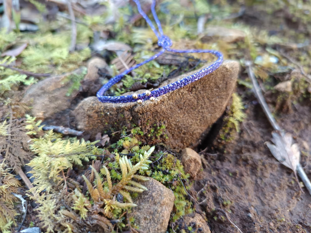 Bracelet violet et paillettes 