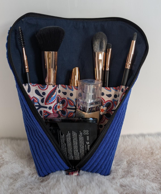 Trousse à maquillage nomade velours côtelé bleu