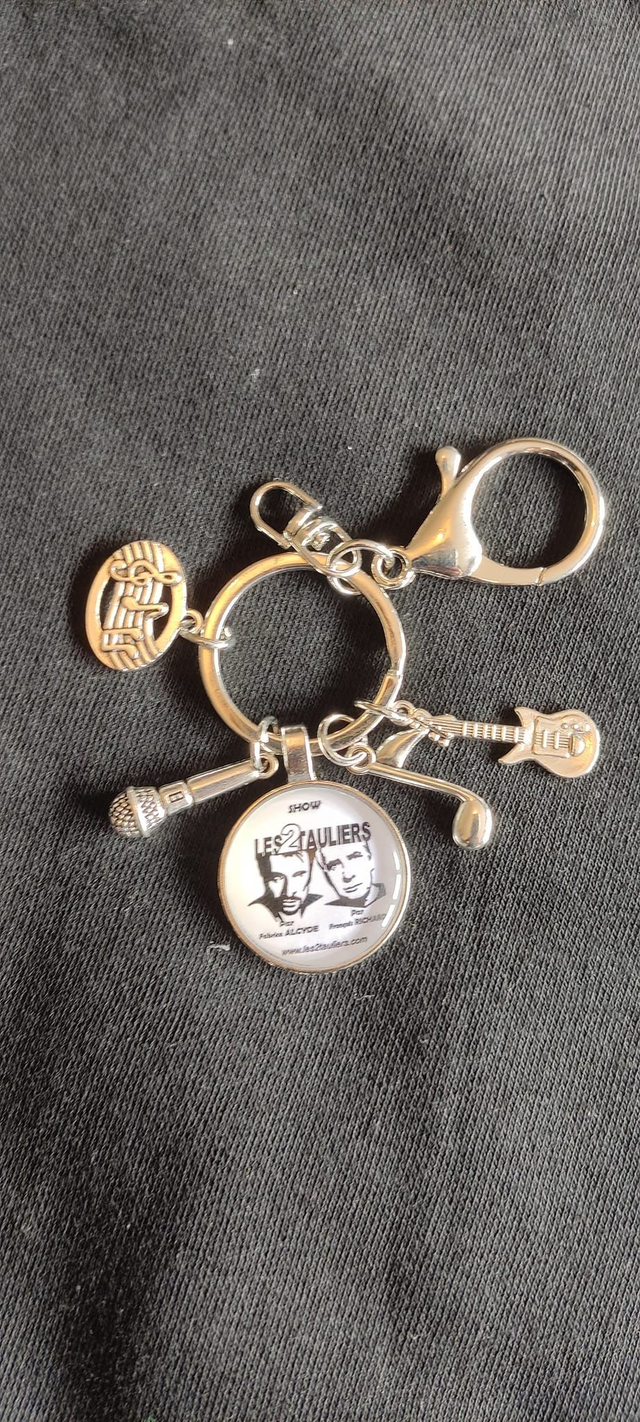 PORTE CLÉ PENDENTIF 