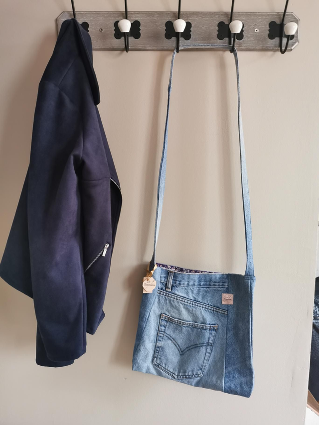 Sac bandoulière #103 - En jean et tissu intérieur fleuri