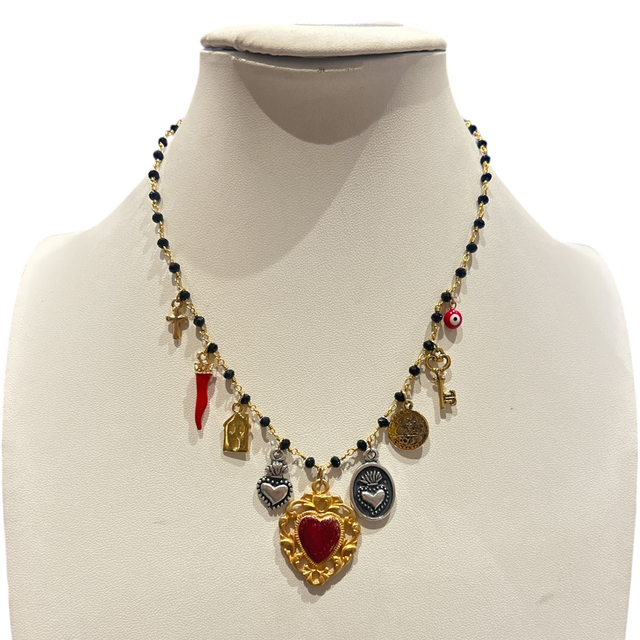 Collana nera multicharms con cuore piccolo rosso AG25-3