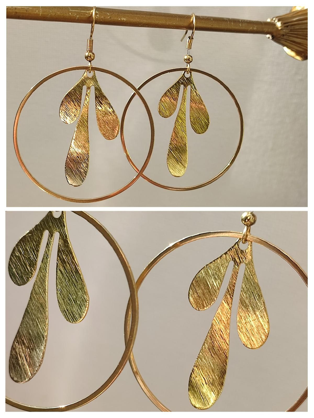 Boucles d&#039;oreilles cercles &amp; feuilles en acier inoxydable doré -sans nickel, pièce unique 