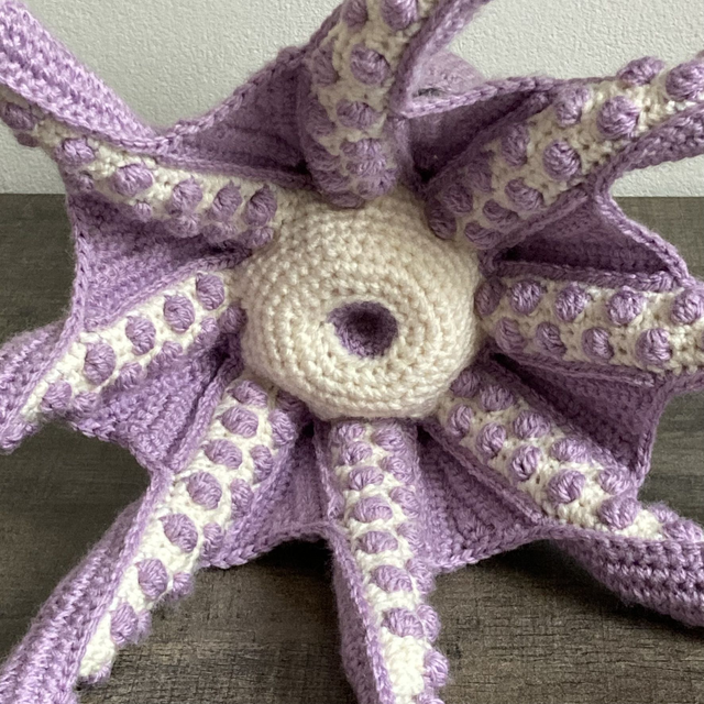 Peluche Paul le poulpe violet au crohet