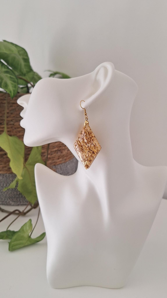 Boucles d&#039;oreilles losange feuilles d&#039;or 
