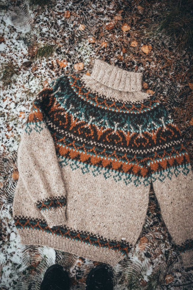 Alasuq Polar Sweater Kit - Col 02 (Beige Tweed & Amber Heather) - Wool & Pattern - Linka Neumann