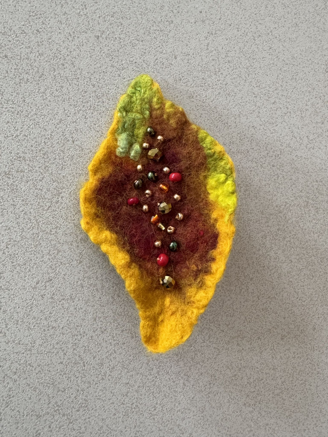 Fall in Love – Filzbrosche in leuchtenden Herbstfarben