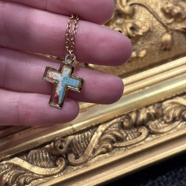 Collier croix BLEU