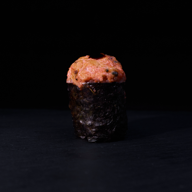 #46 Maki frito con pollo/mejillón/tomate seco