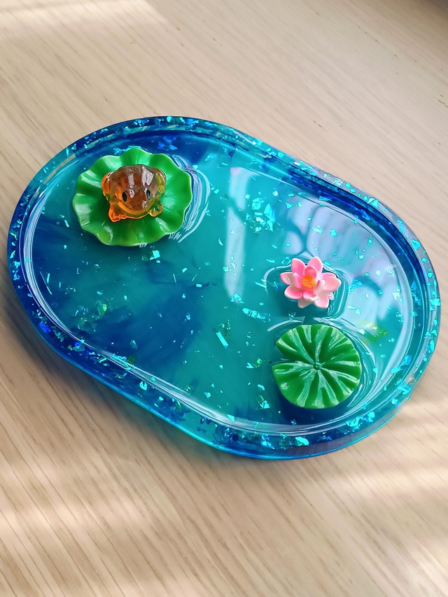 Plato de Estanque con Rana