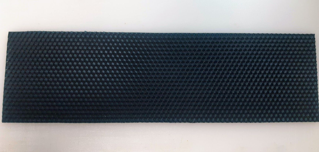 modrá mezistěna ze včelího vosku