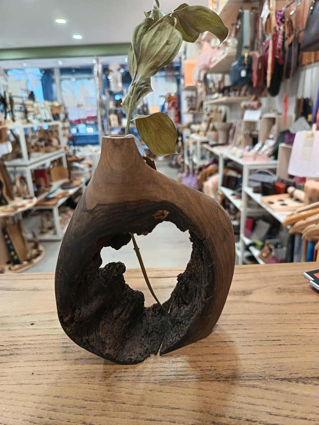 Soliflore noyer ajouré