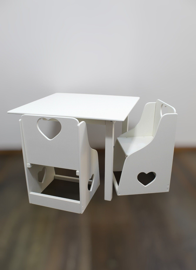 Tavolino  &quot;CUORE&quot; con 2 Poltroncine
