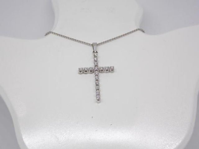 GA Diamonds collana in oro con croce in diamanti