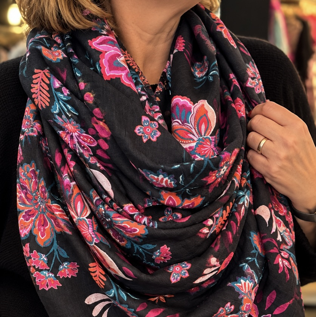 Foulard en viscose flammée – Fleurs indiennes