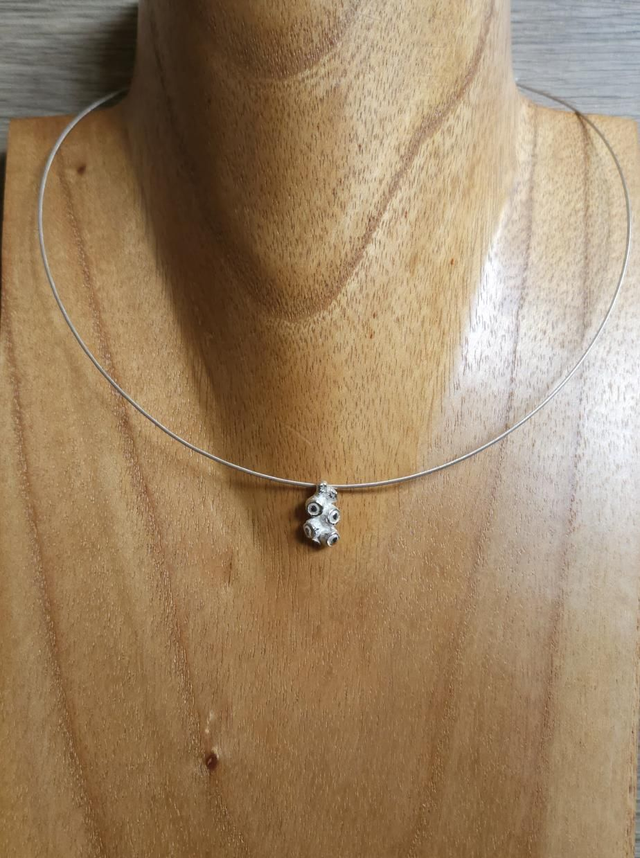 Bottlebrush necklace on cable chain