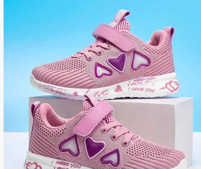 Sportschoenen voor meisjes kleurig met hartjes