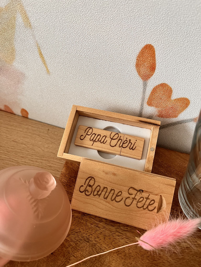 Clé usb dans sa boite en bois 