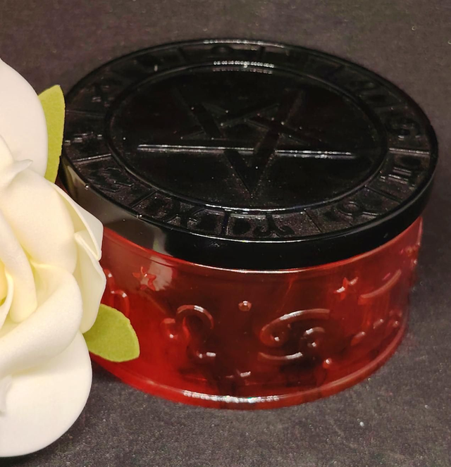 Boîte signe astro rouge et noire