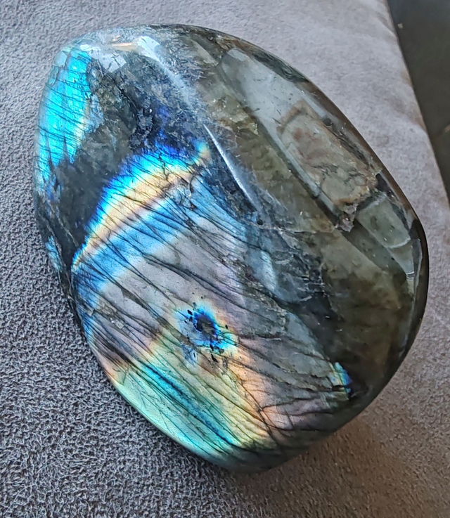 Labradorite forme libre