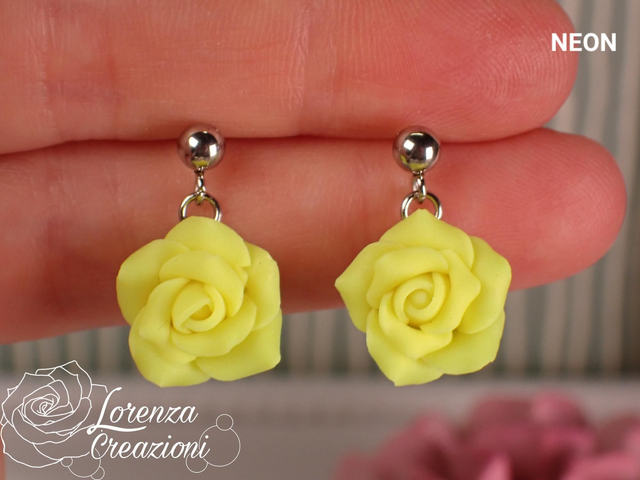 Orecchini pendenti rose giallo neon