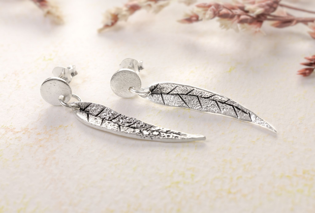 Pendientes de hojas hechos a mano en plata 925