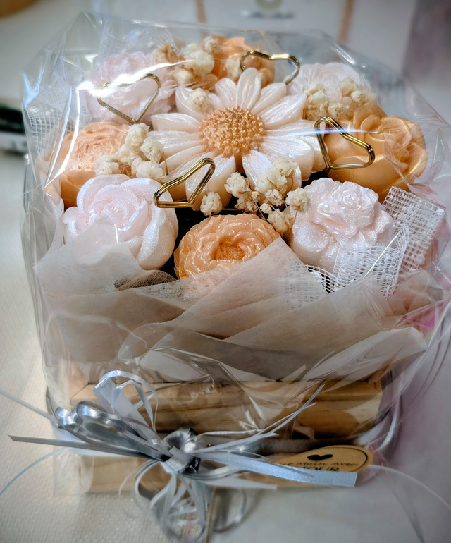 Composition florale parfumée "FLORÉA"