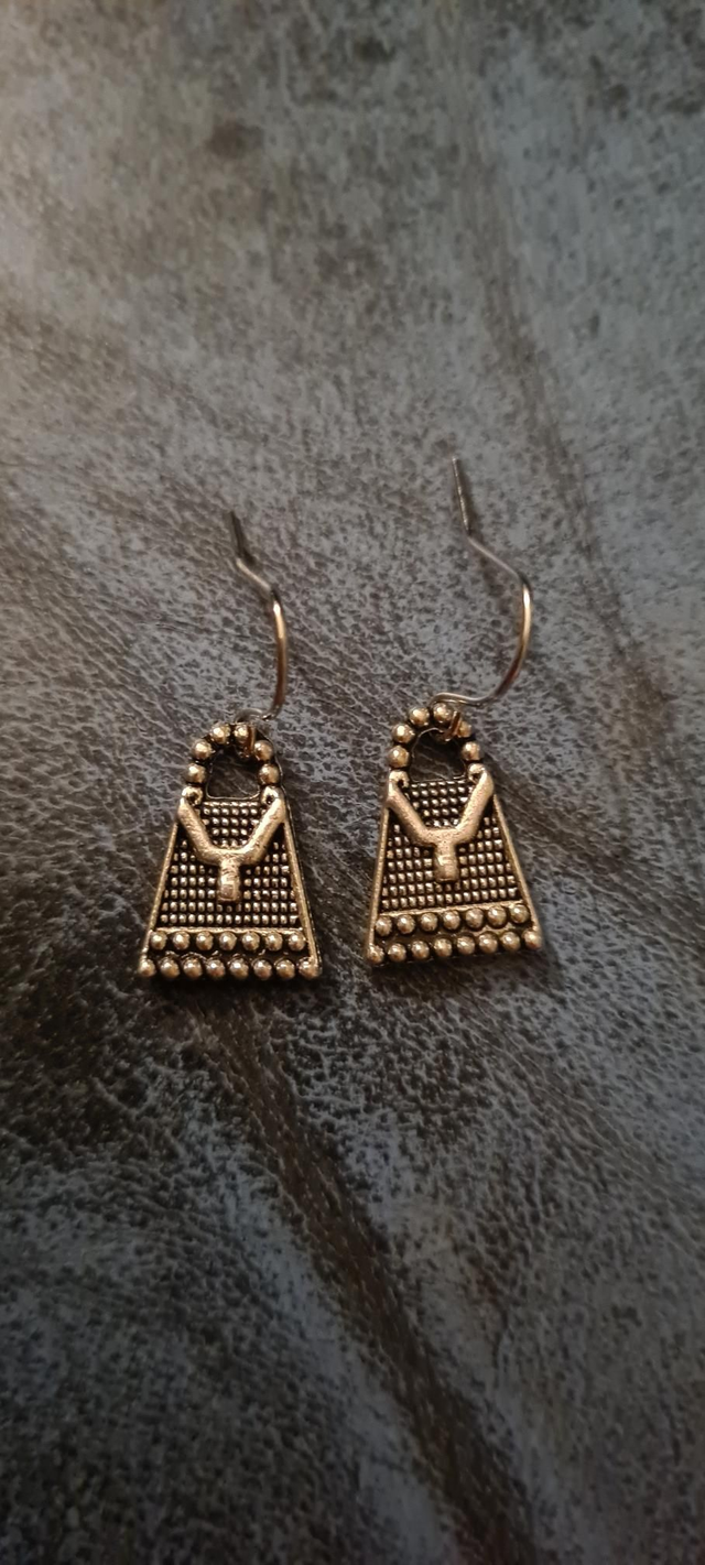 New Small Silver Black Triangle Handbag Bag Earrings Hooks