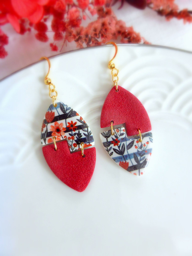 Boucles d'oreilles asymétriques - Fleurs de Feu