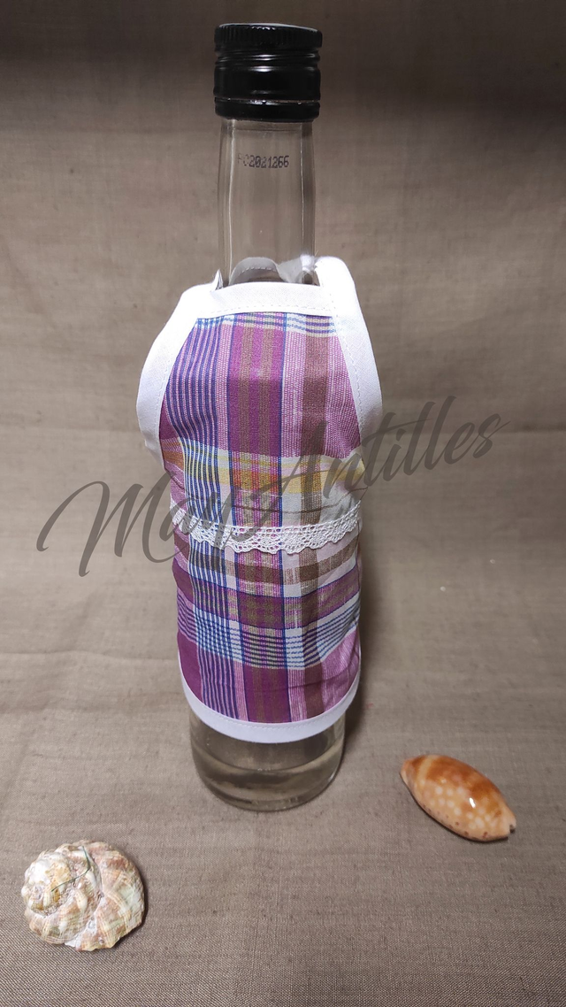 Tablier de bouteille simple avec dentelle