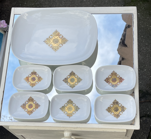 Schale Set 7 -teilig mit Goldekor  