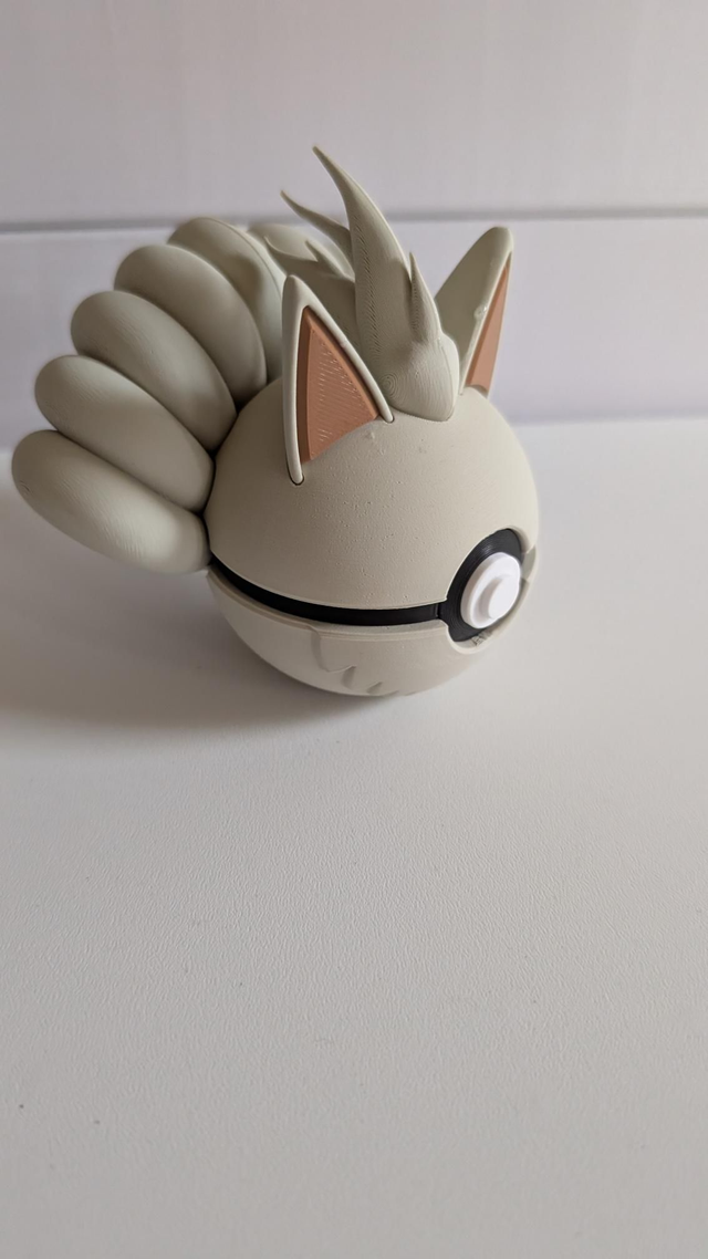 Ninetales Pokeball