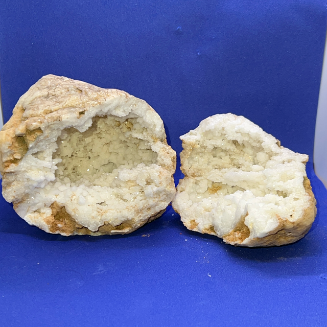 Géode Entière en Cristal de Roche – Énergie et Recharge des Pierres