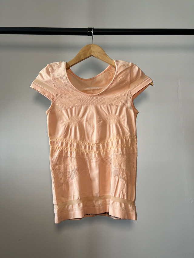 Cuted out tee #0029