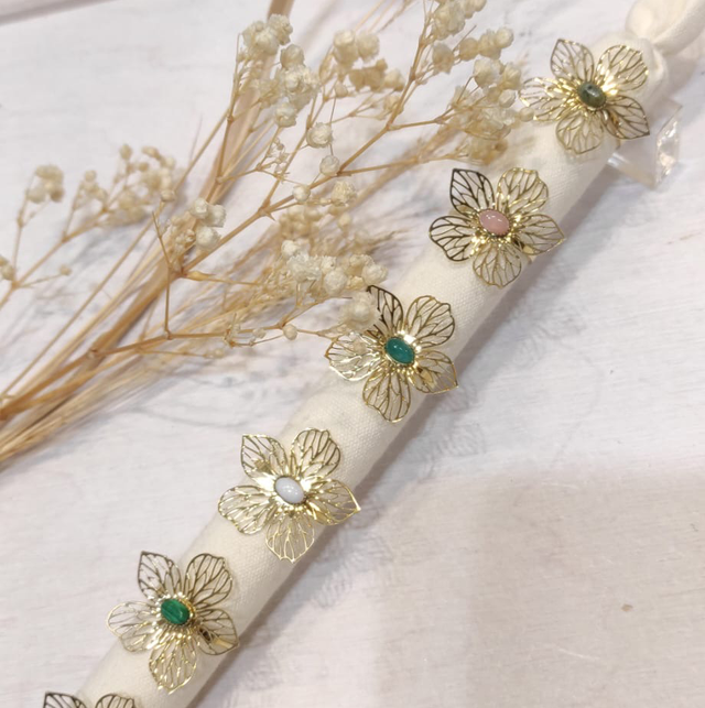 Bague fleur pierre véritable réglable 