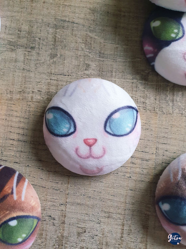 Badge squish - Angora