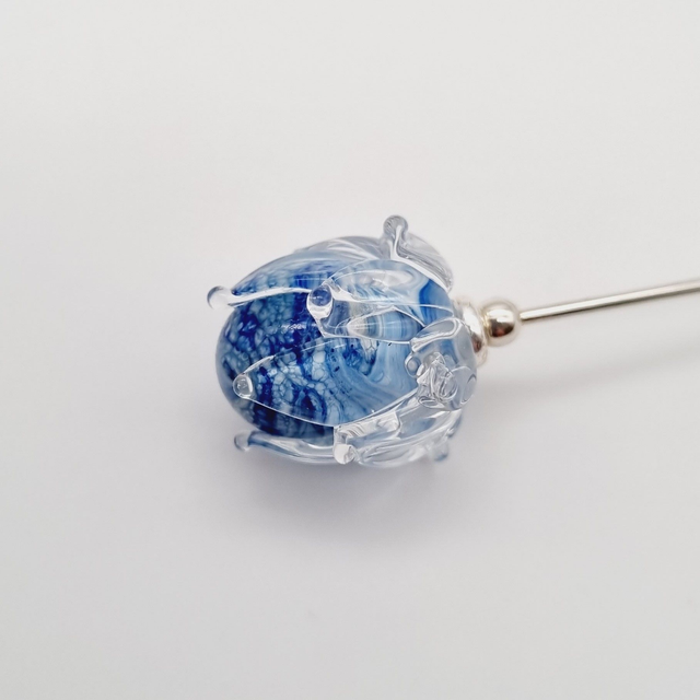 Broche Clochette bleue et ivoire