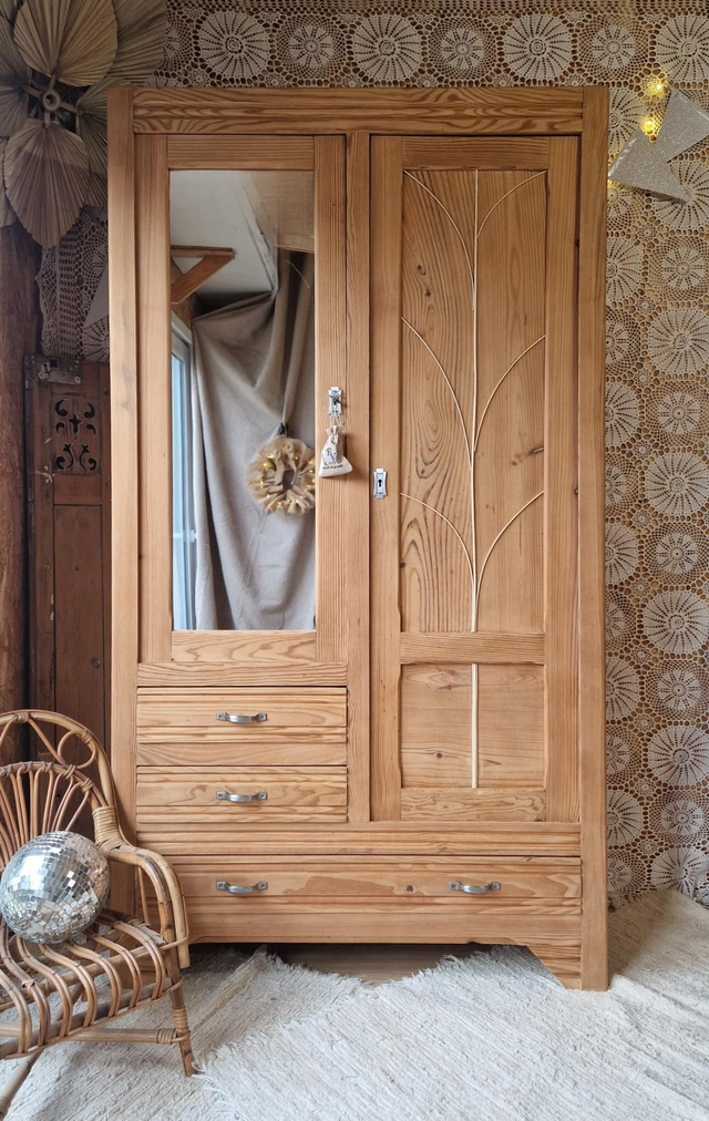 Armoire parisienne 