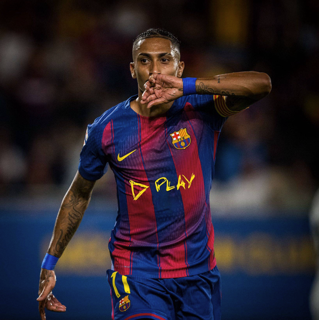 ED SHEERAN X BARCA (players version)       (Players version recommended 1 size larger than usual)