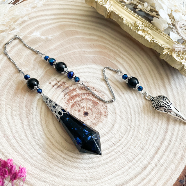 Pendule divinatoire gothique argenté et bleu en obsidienne