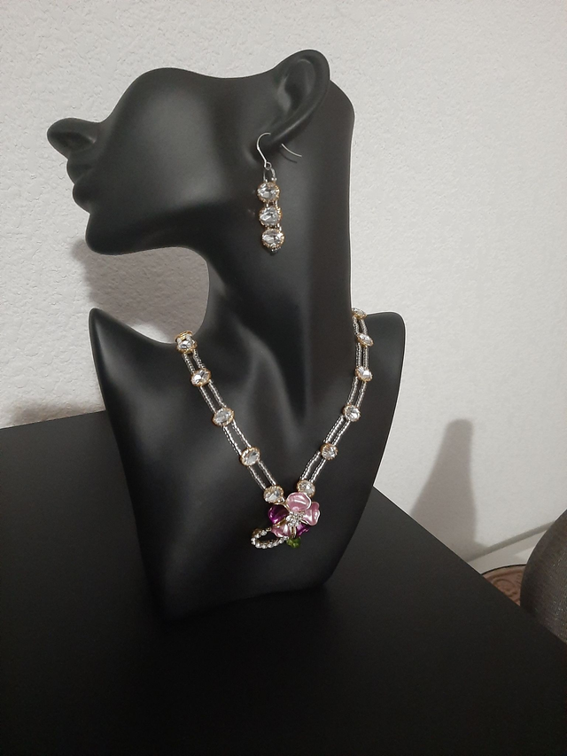 Parure ras de cou imite cristal - doré  en perle de verre et perle et strass		