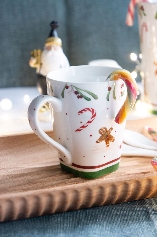 Mug de Noël en porcelaine peint à la main, esprit gourmandises de Noël