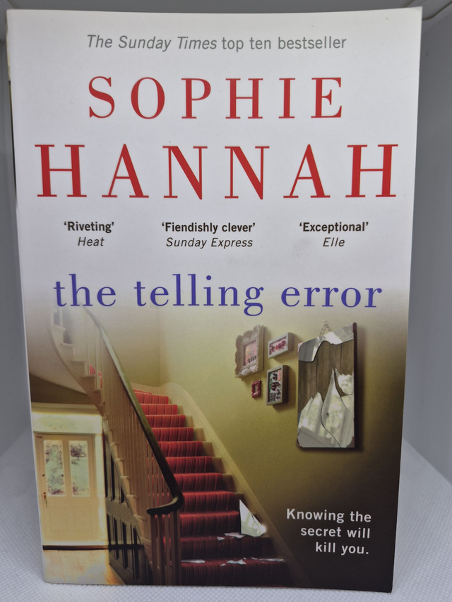 Sophie Hannah - The Telling Error