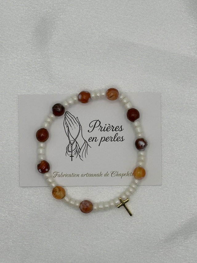 Dizainier artisanal aux tons chaleureux et blancs – Croix dorée