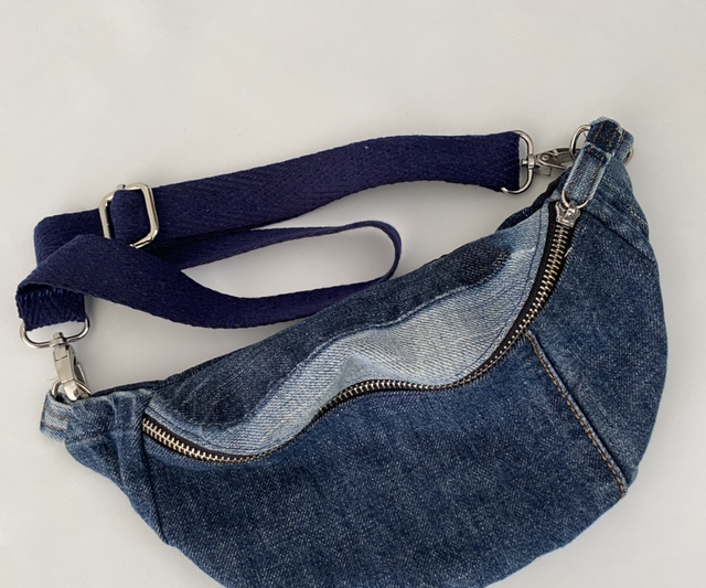 Sac banane en jean recyclé 